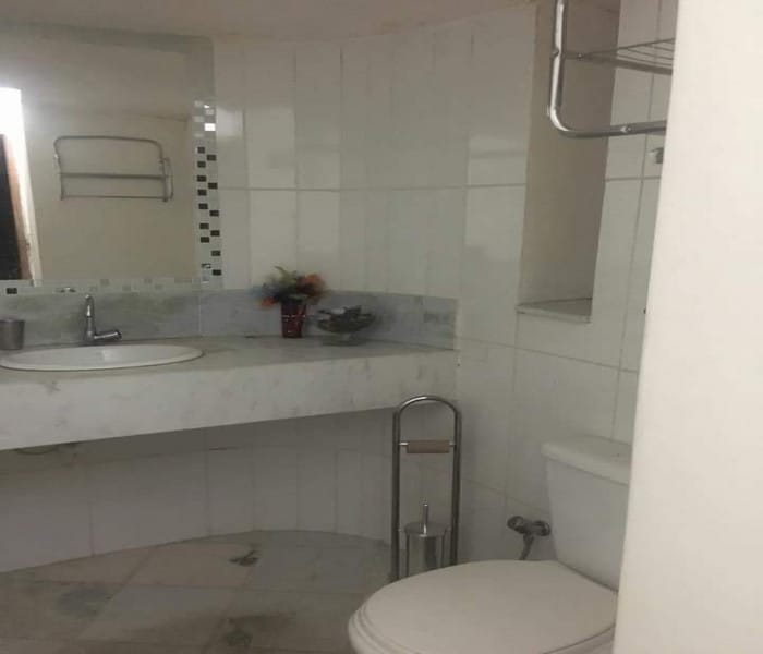 Imagem 8 da galeria do anúncio: Alugo suíte mobiliada