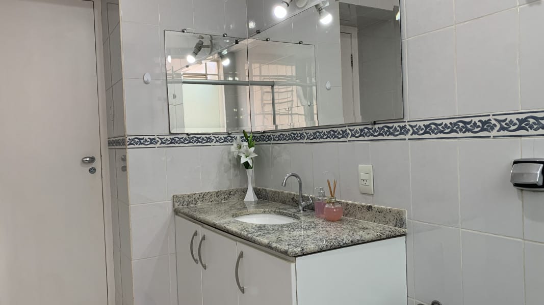 Imagem 9 da galeria do anúncio: EXCELENTE QUARTO PRAÇA DA SAVASSI-PRAÇA DA LIBERDADE -202/05