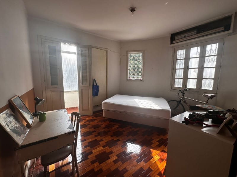 Imagem 9 da galeria do anúncio: Quarto Grande Laranjeiras com Varanda e Laje