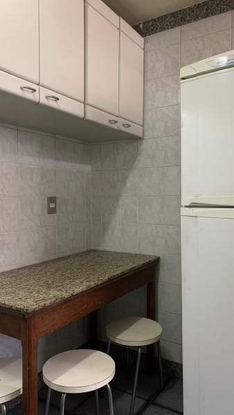 Imagem 10 da galeria do anúncio: QUARTO FEMININO - PRAÇA DA SAVASSI -AO LADO DO MAC DONALD'S