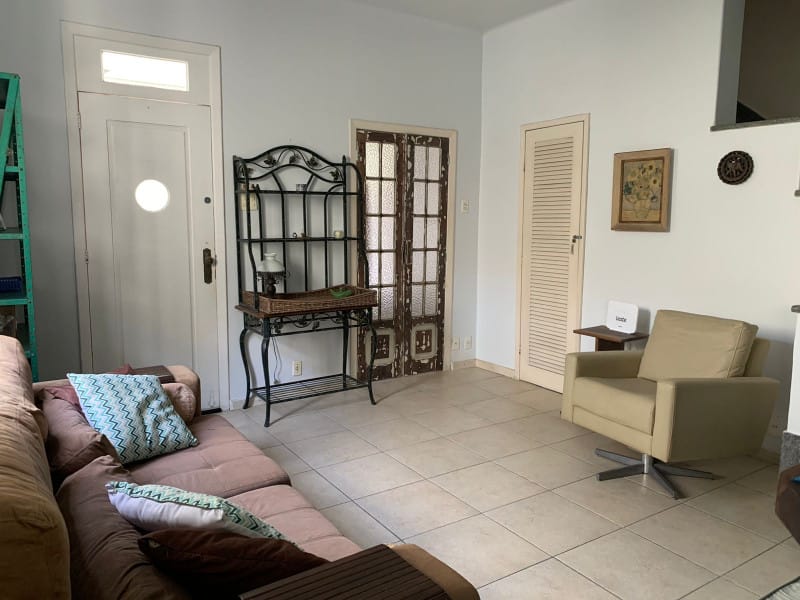 Imagem 12 da galeria do anúncio: Aluga vaga para moças estudantes em quarto duplo