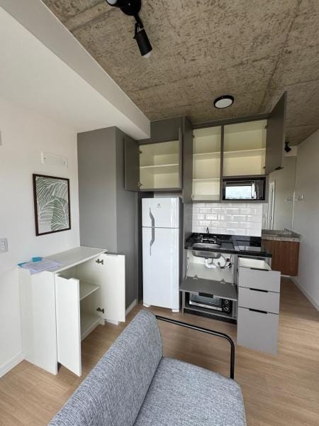 Imagem 14 da galeria do anúncio: Quarto Apartamento PUC