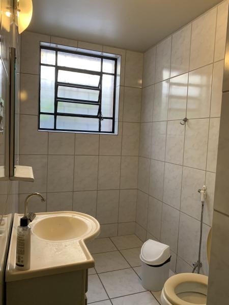 Imagem 9 da galeria do anúncio: QUARTO PARA MOÇA - PRAÇA DA LIBERDADE - SAVASSI - 04/101