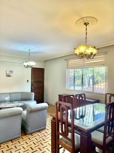 Imagem 15 da galeria do anúncio: SUÍTE FEMININA C/ VARANDA-PRAÇA DA SAVASSI-PRAÇA LIBERDADE