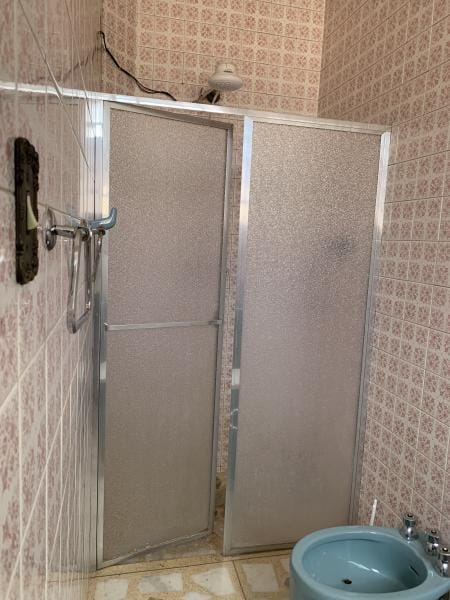 Imagem 8 da galeria do anúncio: SUÍTE FEMININA C/ VARANDA-PRAÇA DA SAVASSI-PRAÇA LIBERDADE