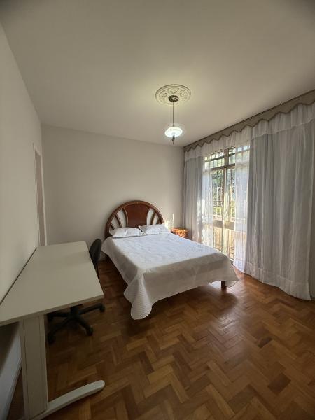 Imagem 6 da galeria do anúncio: SUÍTE FEMININA C/ VARANDA-PRAÇA DA SAVASSI-PRAÇA LIBERDADE