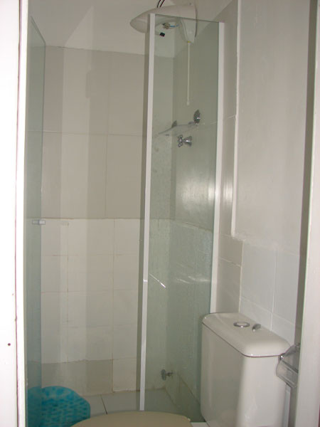 Imagem 12 da galeria do anúncio: Alugo Quarto Individual - Centro - em Área de Seg