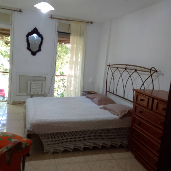 Imagem 3 da galeria do anúncio: alugo um  Quarto perto da praia e devtodo comércio