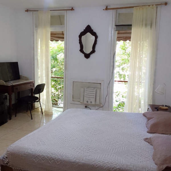 Imagem 1 da galeria do anúncio: alugo um  Quarto perto da praia e devtodo comércio