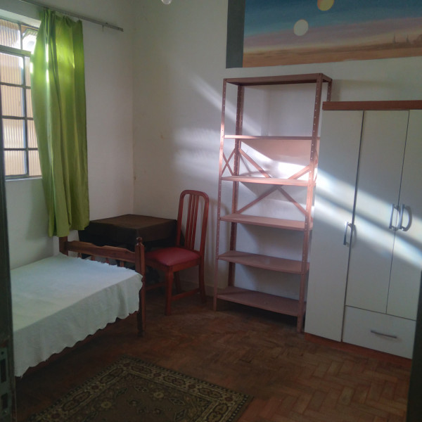 Imagem 1 da galeria do anúncio: Quarto para RAPAZES ESTUDANTES universitários da PUC