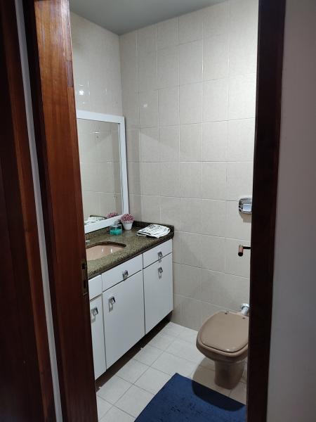 Imagem 6 da galeria do anúncio: Quarto em Casa próxima à praia na Cachoeira do B. Jesus