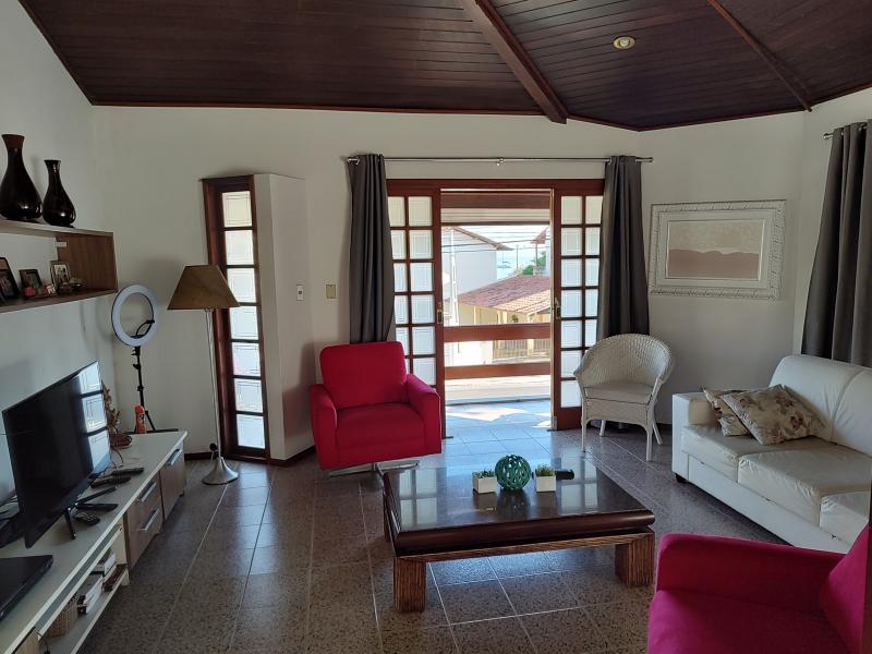 Imagem 9 da galeria do anúncio: Quarto em Casa próxima à praia na Cachoeira do B. Jesus