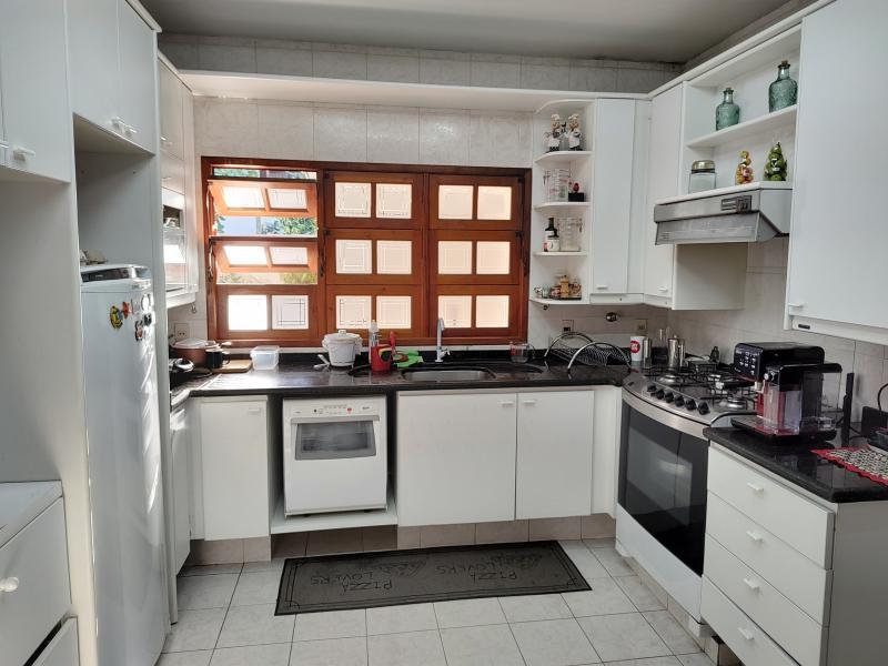 Imagem 12 da galeria do anúncio: Quarto em Casa próxima à praia na Cachoeira do B. Jesus