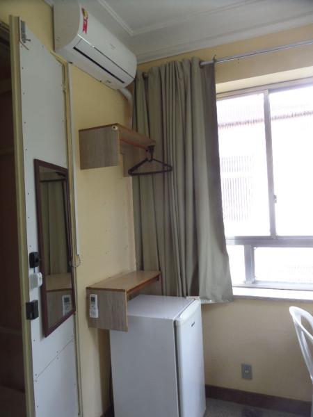 Imagem 4 da galeria do anúncio: Ótimo quarto com AC e frigobar - UERJ/HUPE/Hosp. Jesus