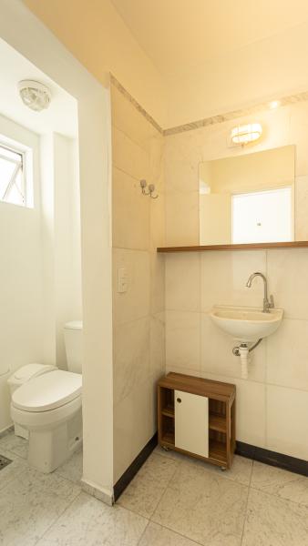 Imagem 6 da galeria do anúncio: Quarto com banheiro exclusivo | Metrô Fradique Coutinho