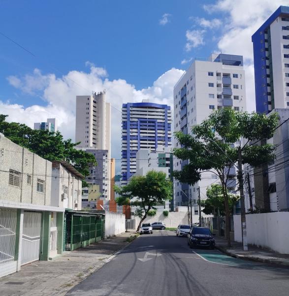 Imagem 5 da galeria do anúncio: SUÍTE mobiliada em Boa Viagem