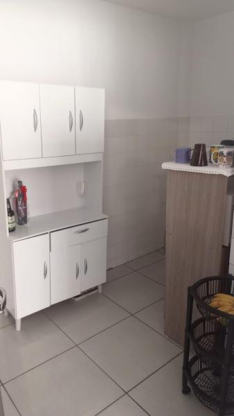Imagem 5 da galeria do anúncio: Quarto em Apto Mobiliado - área nobre no Cabral por 900 !!