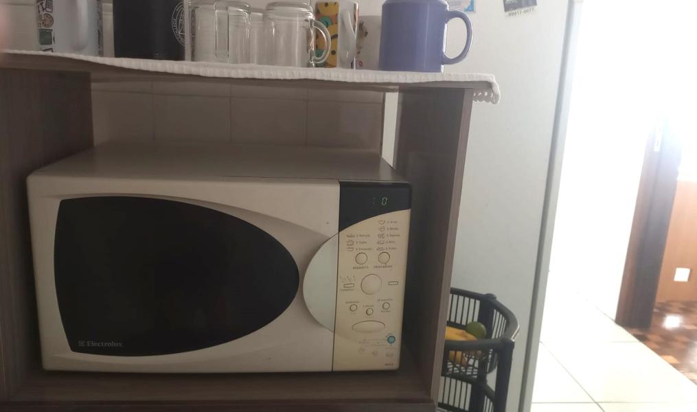 Imagem 4 da galeria do anúncio: Quarto em Apto Mobiliado - área nobre no Cabral por 900 !!
