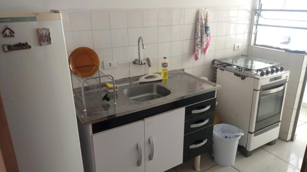 Imagem 6 da galeria do anúncio: Quarto em Apto Mobiliado - área nobre no Cabral por 900 !!