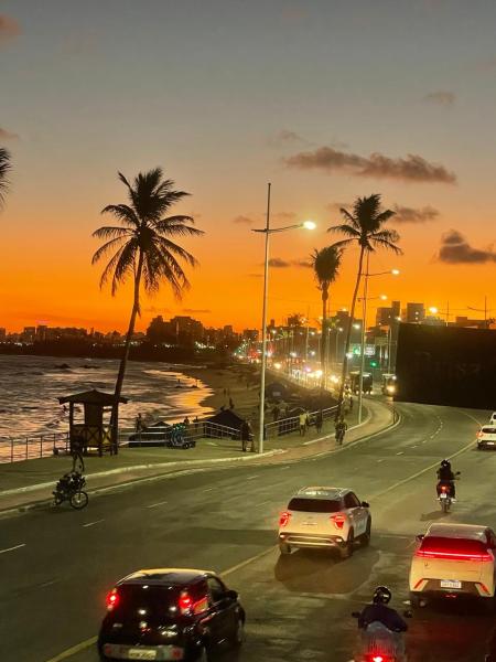 Imagem 1 da galeria do anúncio: Apartamento 1/4 Itapuã Pé na Areia Paradise!